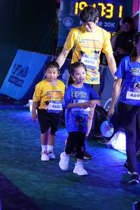 BIB: 4688, 19731, 4690, 469
                            <button type="button" onclick="openModal(26260822)" class="btn btn-primary btn-sm float-right btn-popup" data-toggle="modal" data-target=".modal-high-quality">
                        <i class="fas fa-shopping-cart"></i> Add to Cart
                    </button>
                                            <button type="button" onclick="isThisMe(26260822, true)" class="btn btn-success btn-sm float-right btn-popup btn-isme hidden" data-toggle="tooltip" data-placement="bottom" title="นี่คือรูปของคุณใช่ไหม คลิกที่นี่เพื่อเอาเข้าอัลบั้ม">
                        <i class="fas fa-plus"></i> Add to album
                    </button>
                    <button type="button" onclick="isThisMe(26260822, false)" class="btn btn-warning btn-sm float-right btn-popup btn-isnotme hidden">
                        <i class="fas fa-ban"></i> Remove from album
                    </button>